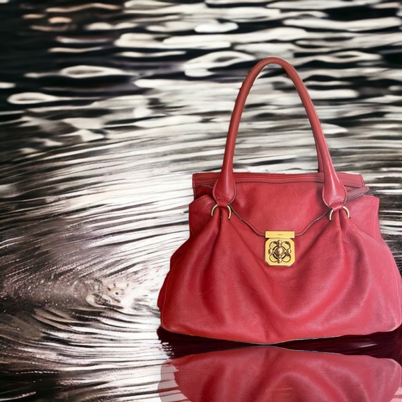 Balenciaga - Picture 1 of 8